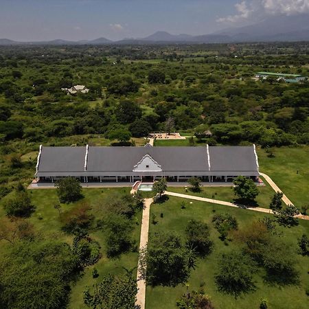 Kili Seasons Hotel Arusha Exterior photo
