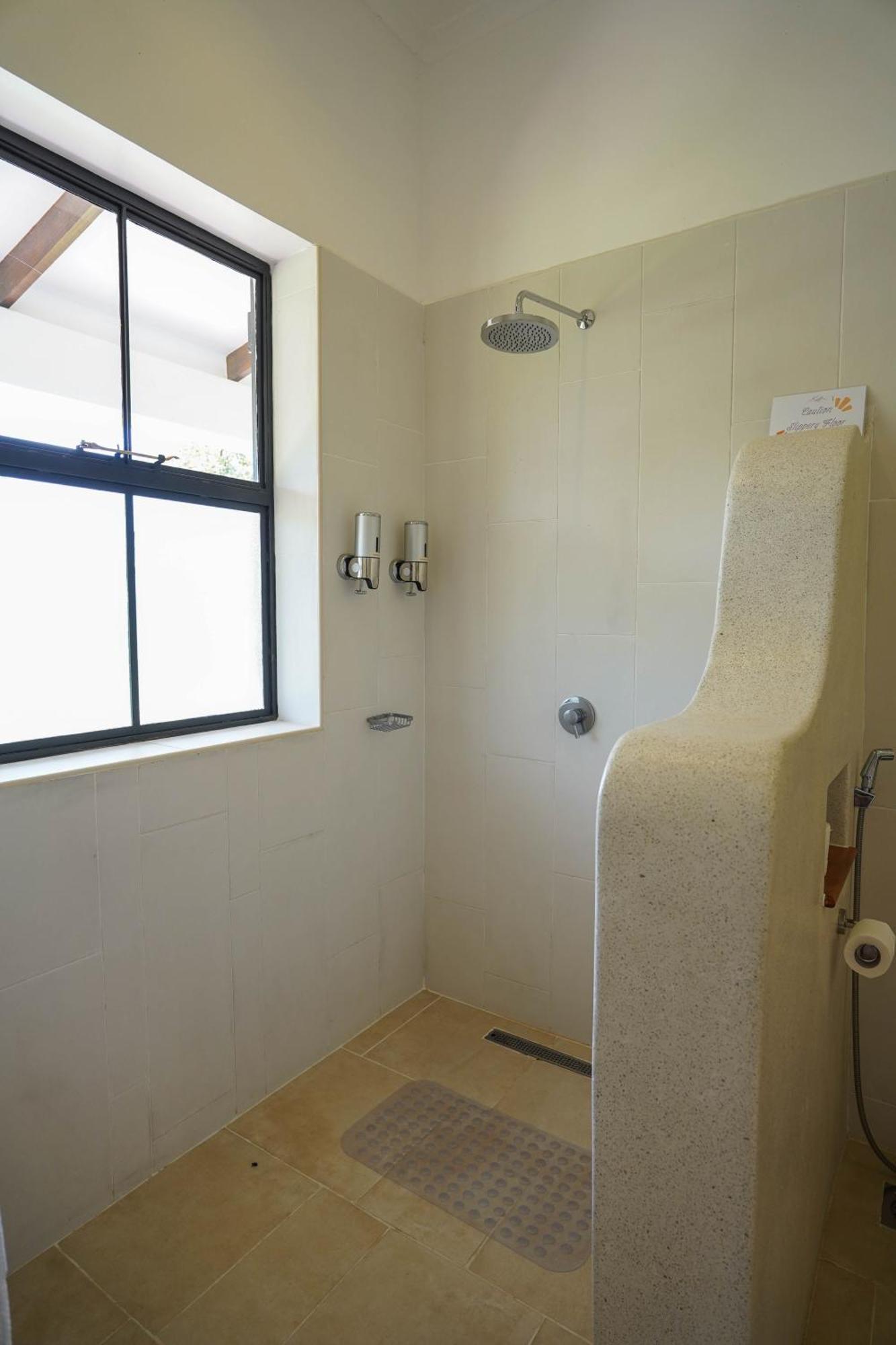 Kili Seasons Hotel Arusha Room photo
